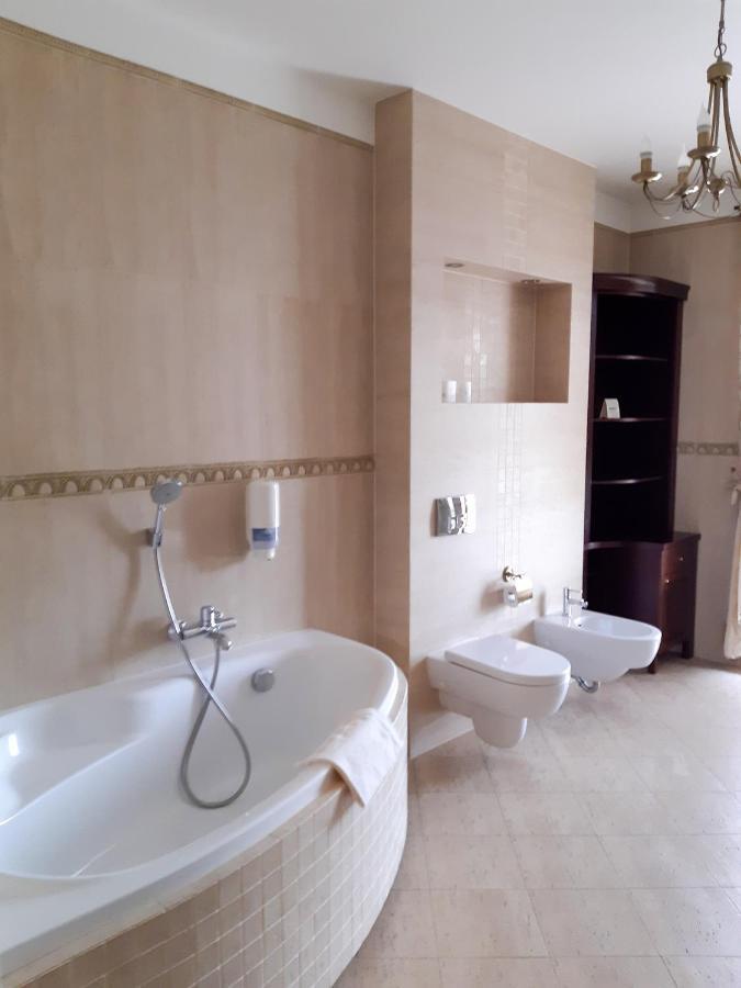 Akme Apartments&Rooms กดัญสก์ ภายนอก รูปภาพ